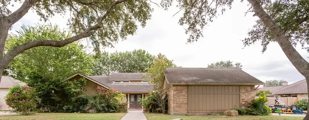 402 Chimney Rock Drive, Victoria