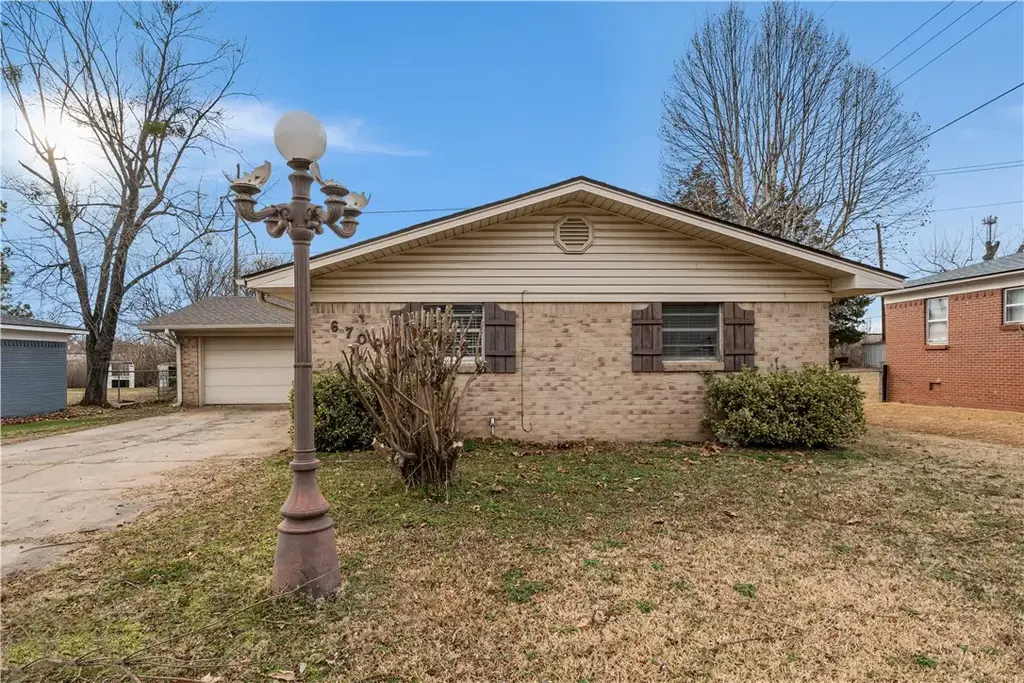 6700 S 6th Street, Fort Smith