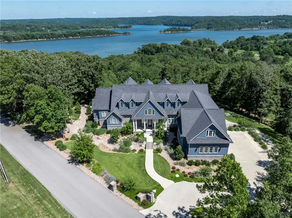 9966 Old Campbell Road, Rogers