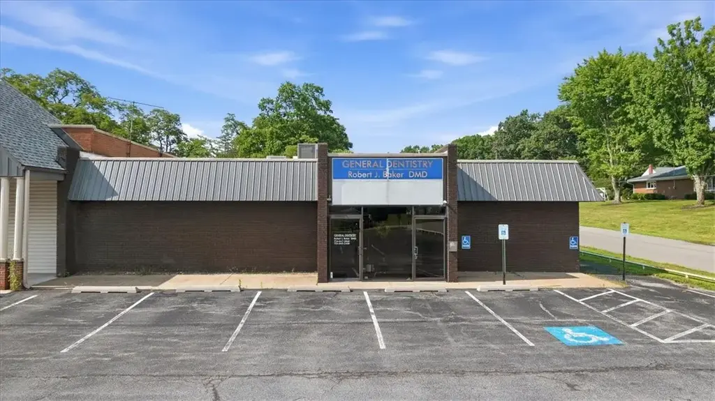 2400 Darlington Road, Chippewa