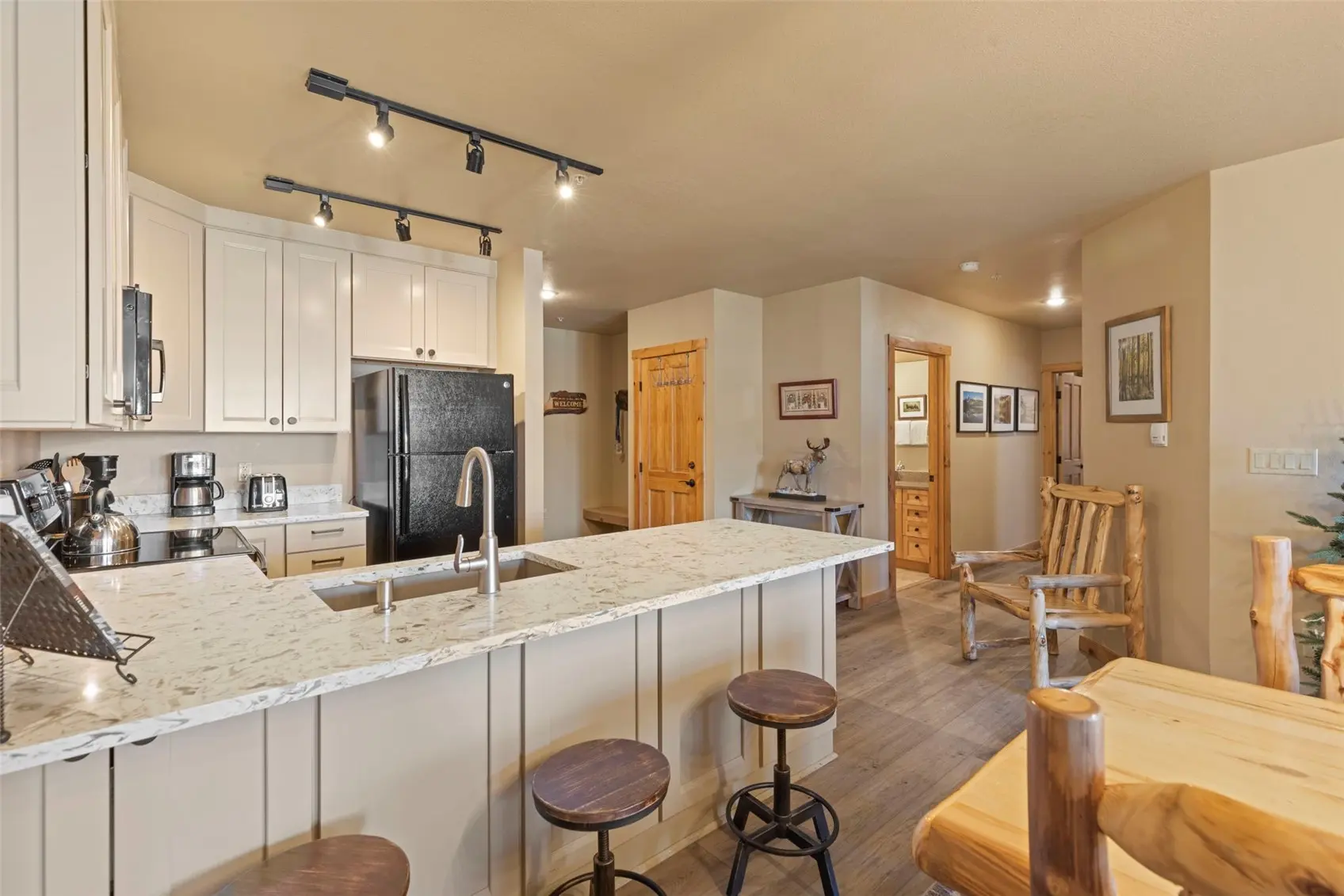 100 Dercum Square 8399, Keystone