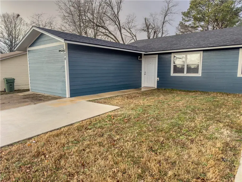 804 N 30th Street, Rogers