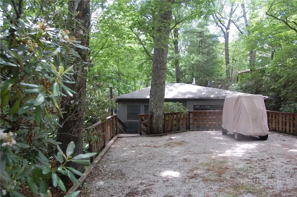 96 Hickory Lane, Newland