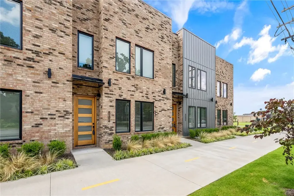 4124 W Olive Street, Rogers