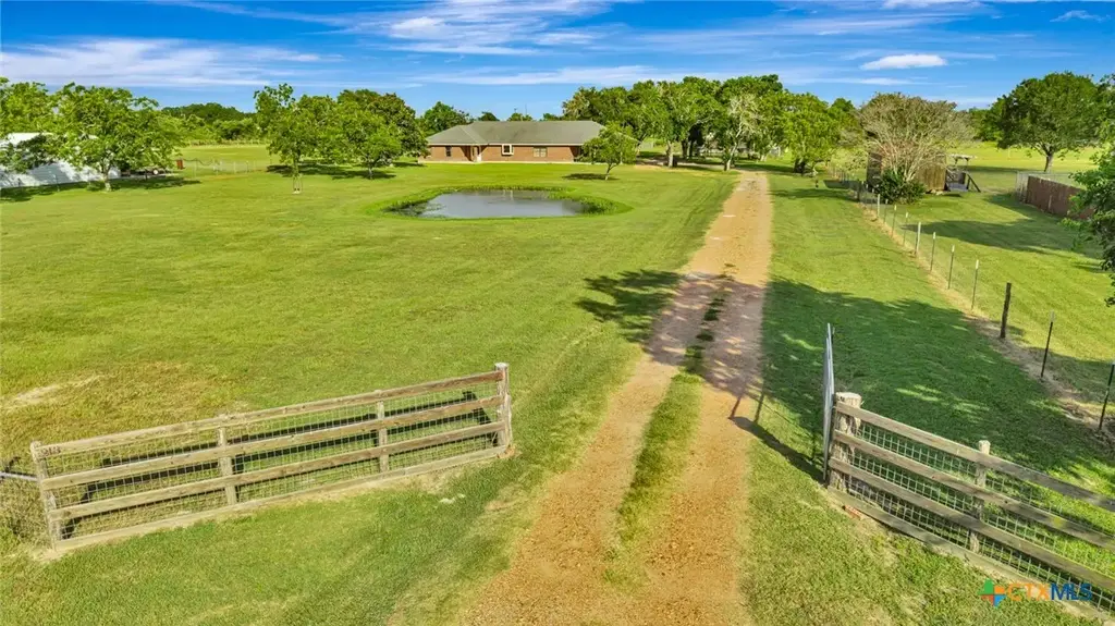 213 Wearden Drive, Victoria