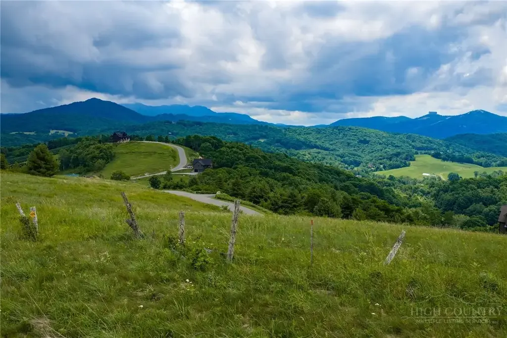 S12 Sky Rock Trail, Banner Elk