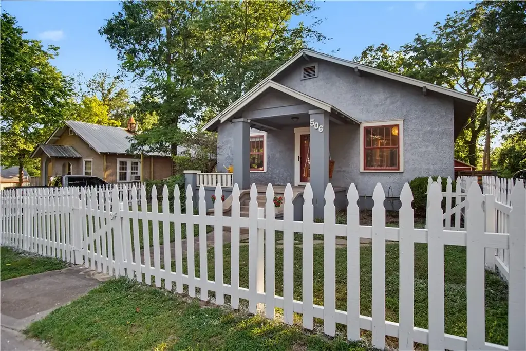 506 N Wright Street, Siloam Springs