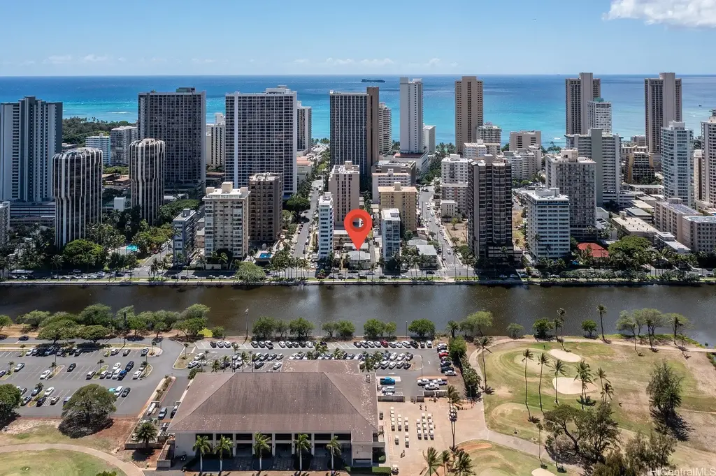2517 Ala Wai Boulevard, Honolulu