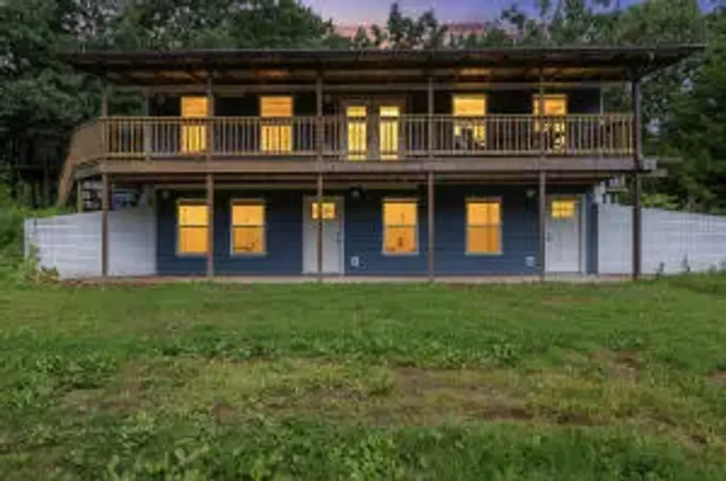 9906 Farm Road 1162, Cassville
