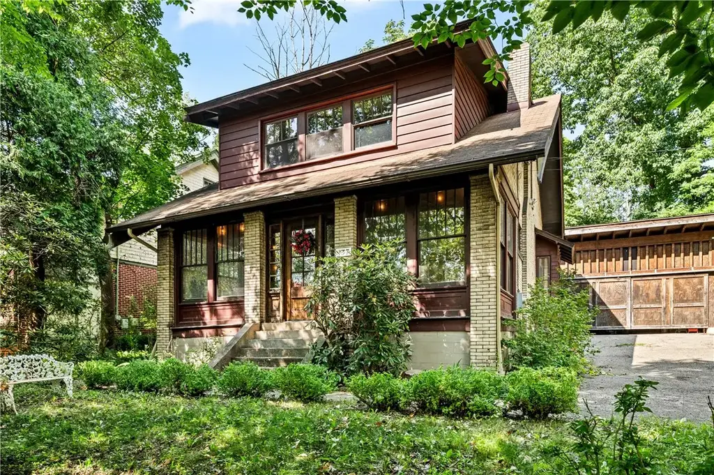137 Elmore Road , Forest Hills Boro