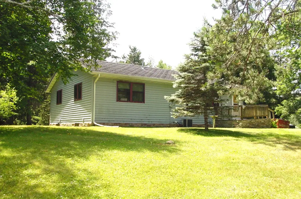 W10529 Us Highway 8, Ladysmith