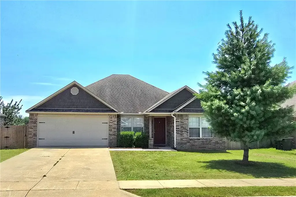 304 E Laurel Avenue, Rogers