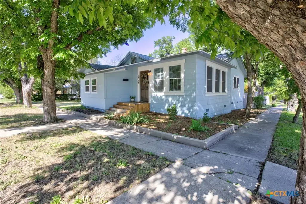 1202 S 37th Street, Temple