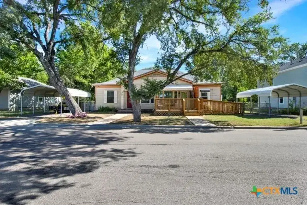 620 E 8th Avenue 618, Belton