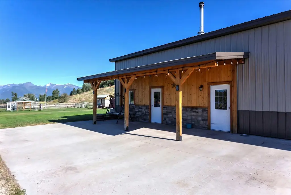 1073 N Burnt Fork Road, Stevensville