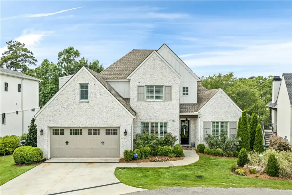 990 Fairview Dr, Auburn