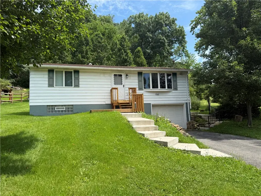 1563 Route 30, Ligonier