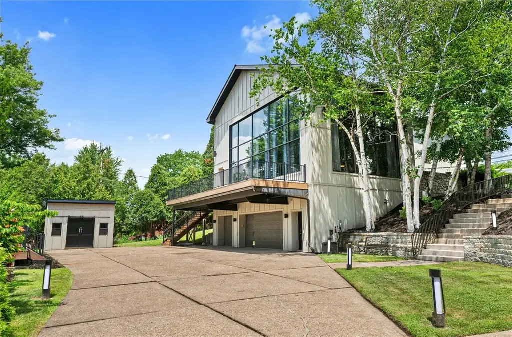 6 Jaycee Drive , Mt Lebanon