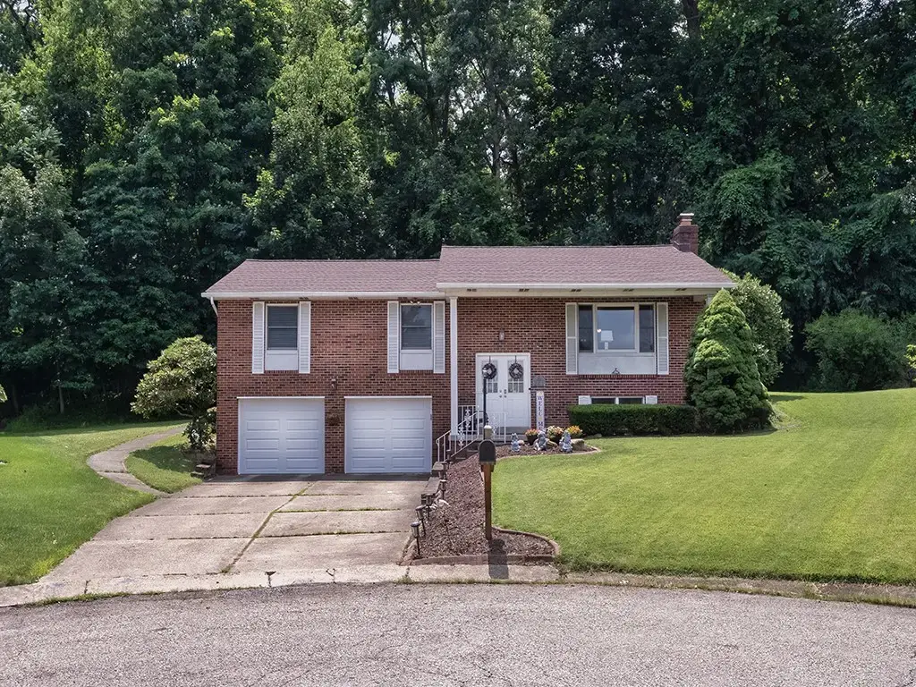 201 Falcon Ridge Drive, New Kensington
