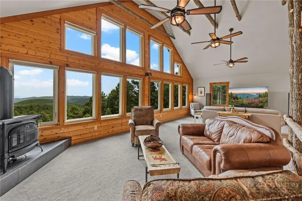 374 Tinys Mountain Drive, Deep Gap