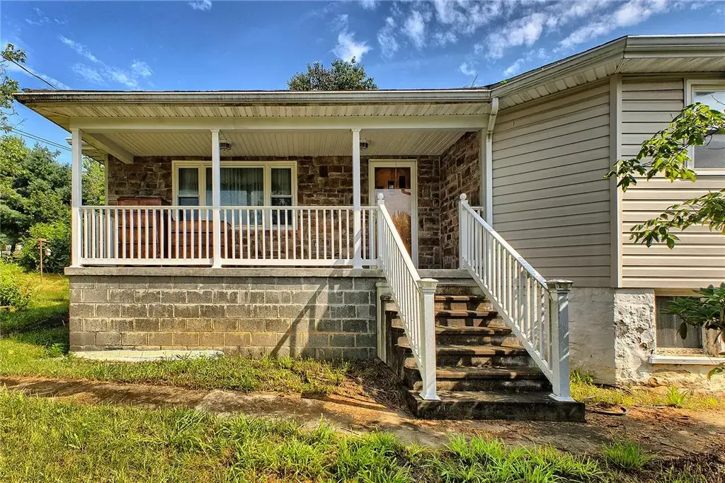 888 Bovard Luxor Road, Hempfield