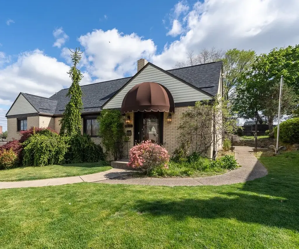 142 Green, Pleasant Hills