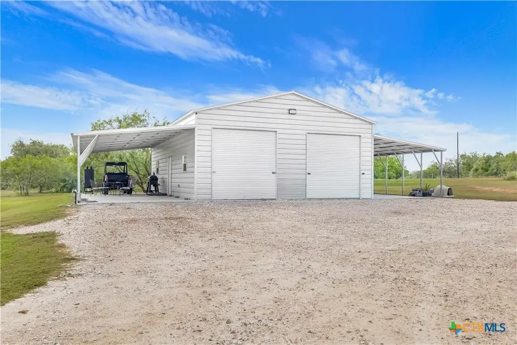1455 Rainbow Road, Cuero