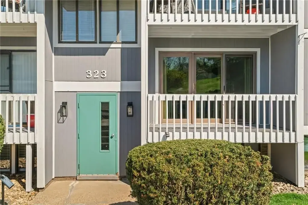 323 Ridge Point Circle 24, South Fayette