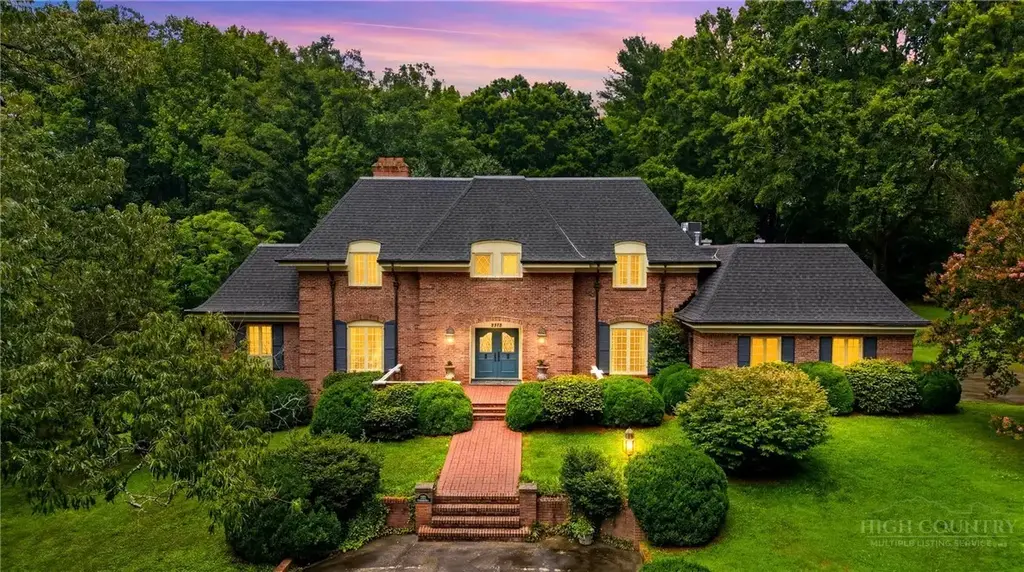 2373 Wilkesboro Boulevard, Lenoir
