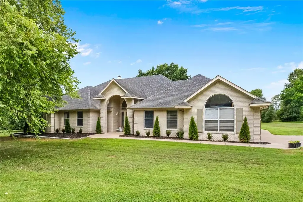 4890 Butterfield Coach Road, Springdale