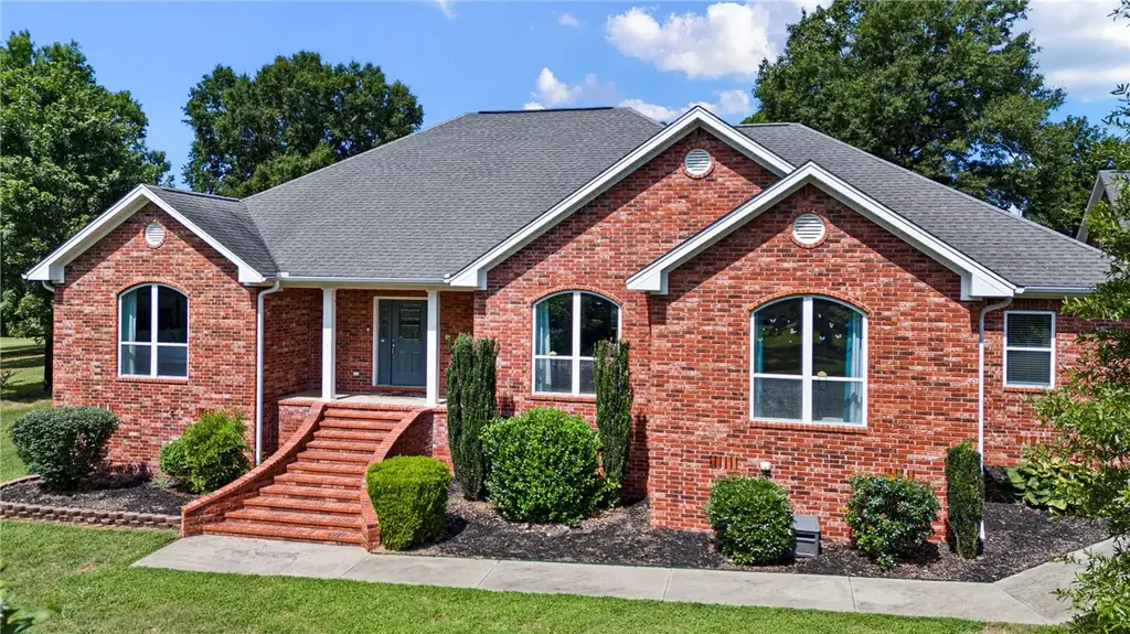 751 Walthall Road, Russellville