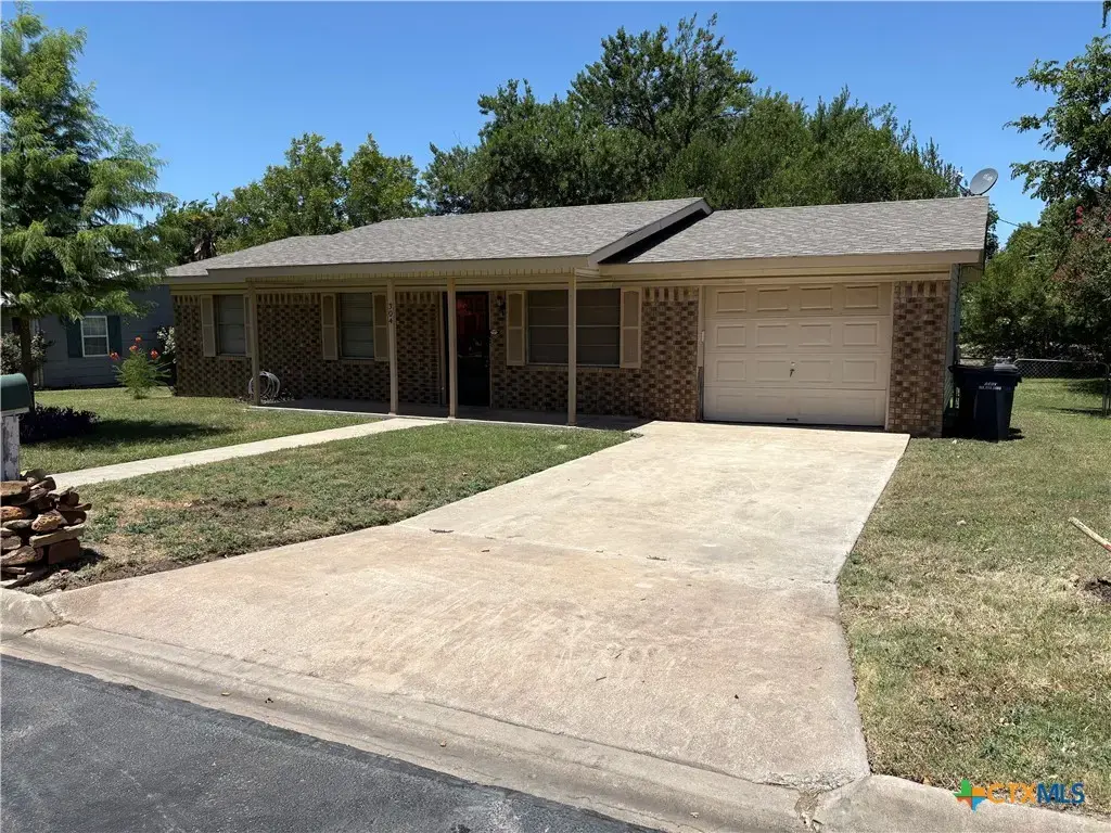 304 Julie Street, Burnet