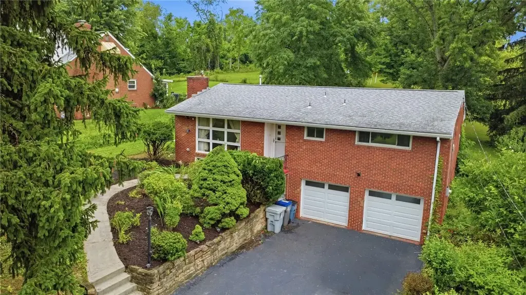 116 Hidden Valley Road, Peters