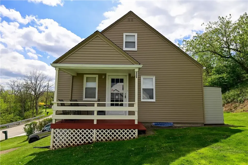 3194 Ridgeway Drive , South Park