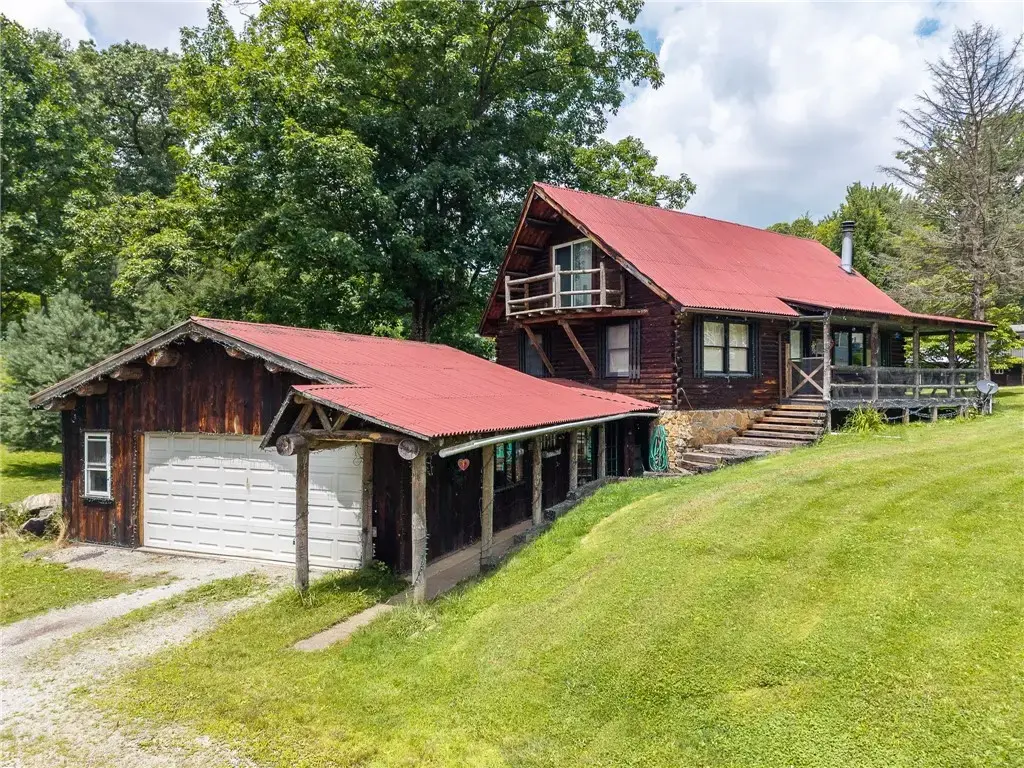 433 White School Road, Unity 