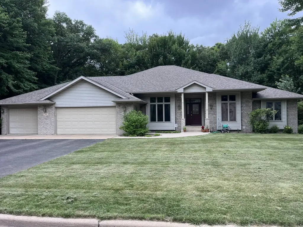 228 Oak Knoll Drive, Chippewa Falls