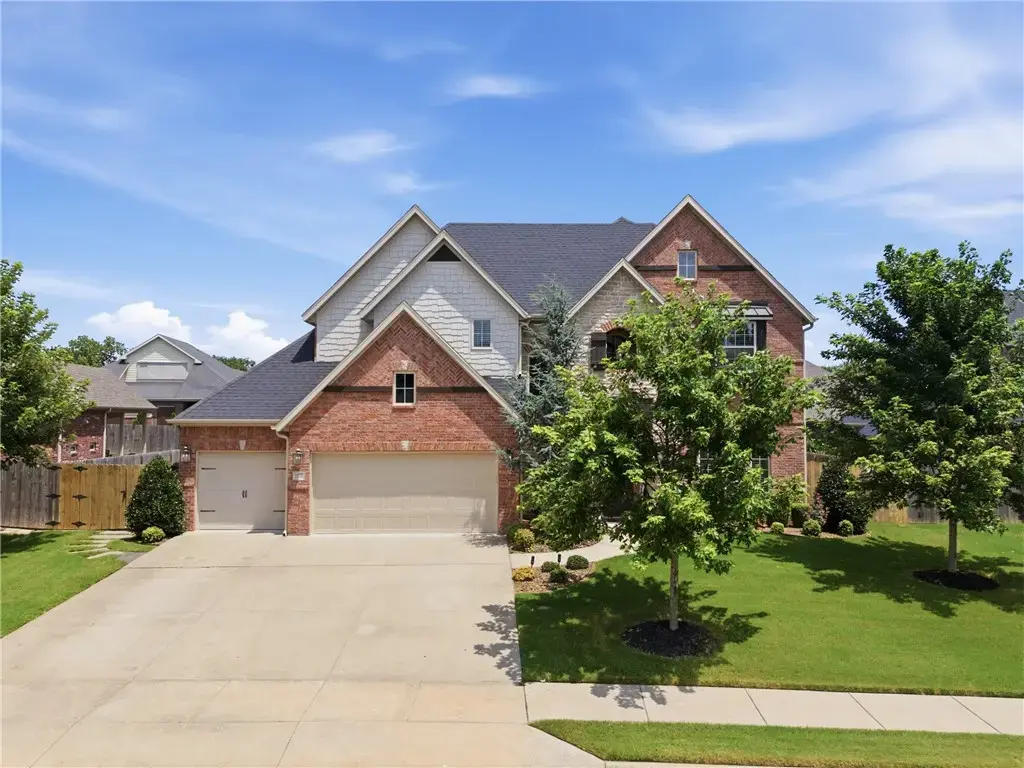 1570 Glastonbury Drive, Centerton