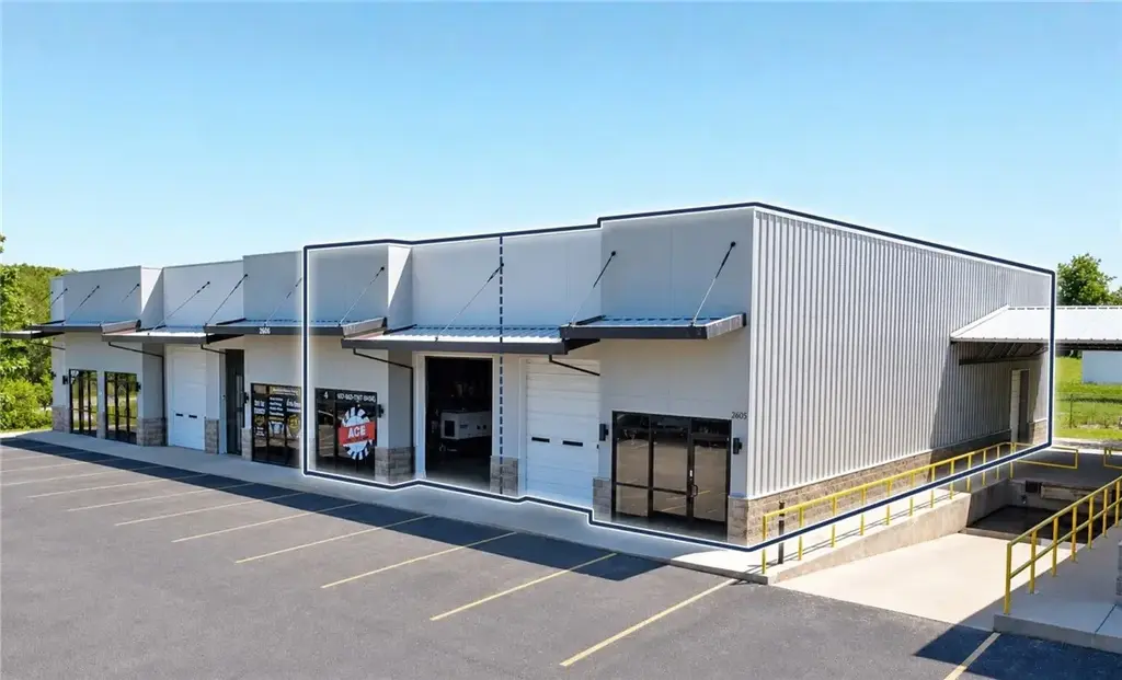 2605 Storage Parkway 5, Rogers