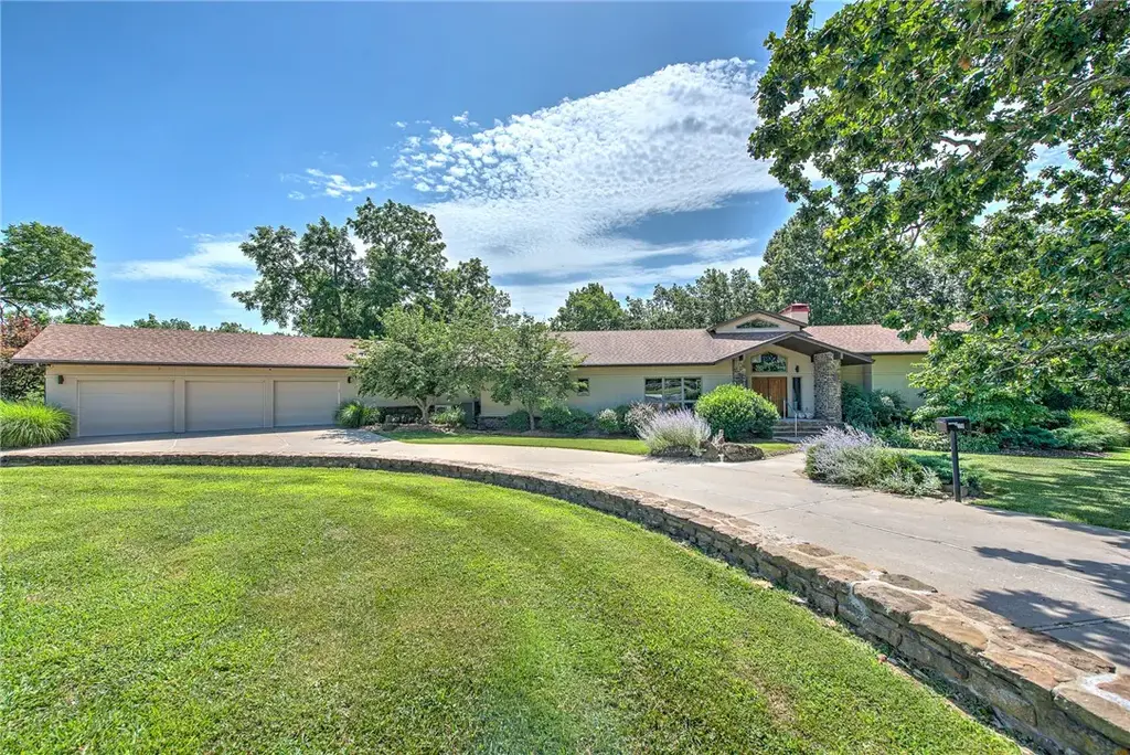 4601 N 2nd Street, Rogers
