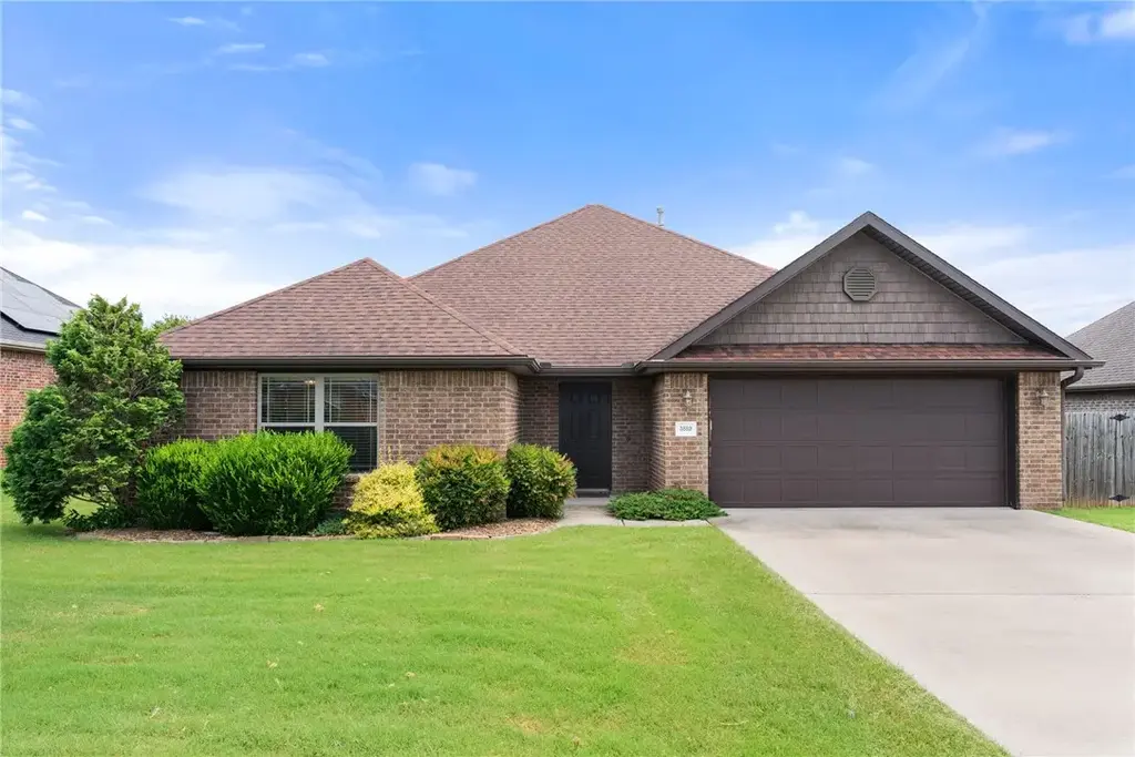 3889 Solitude Street, Springdale
