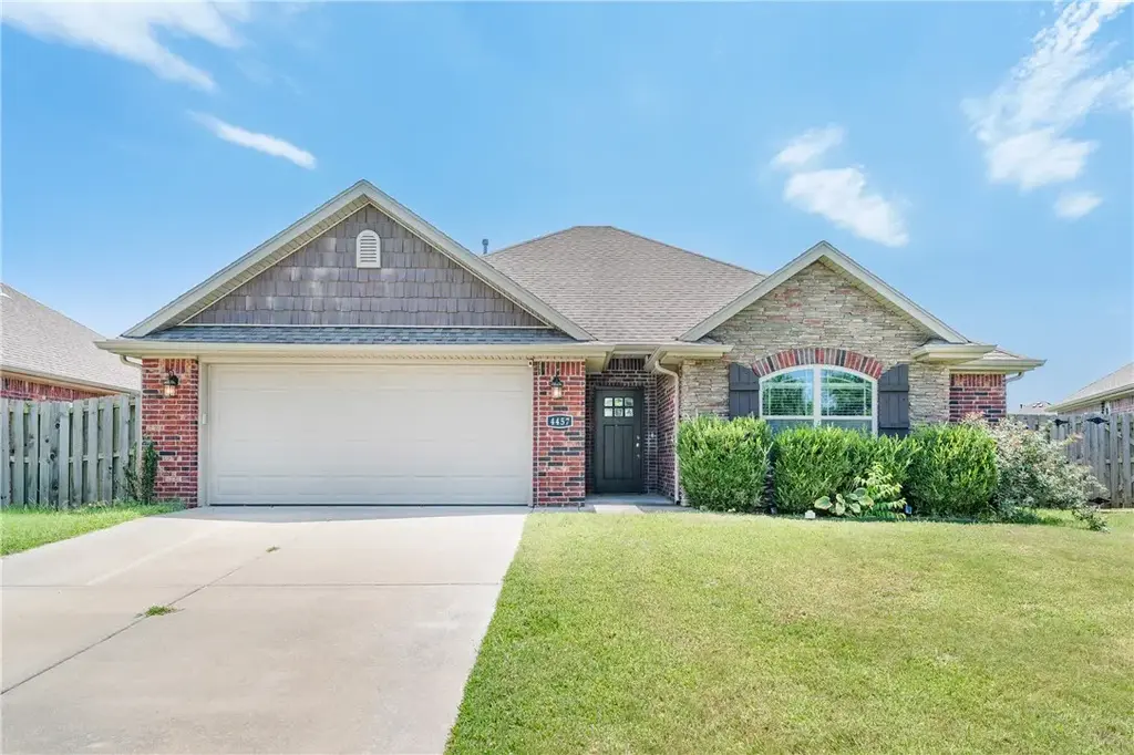 4457 W Wales Drive, Fayetteville