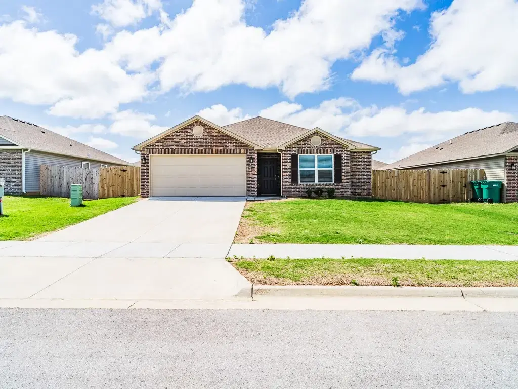 1731 King Road, Centerton