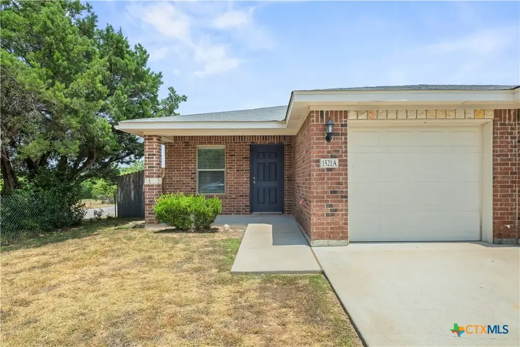 1521 Aztec Trace A & B, Harker Heights
