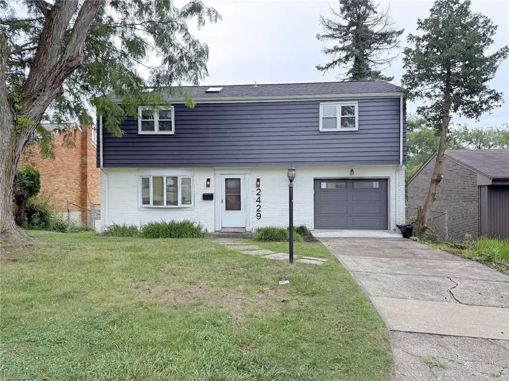 2429 Rose Garden Road , Banksville/Westwood
