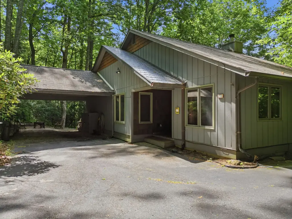 144 Hogback Court, Sapphire