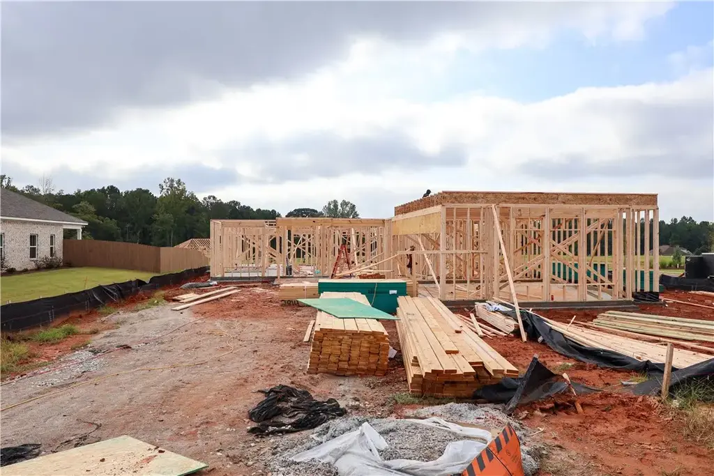 1902 Long Leaf Ln, Opelika