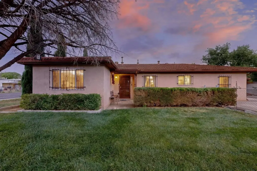 501 Kingsbury Circle Ne, Los Lunas