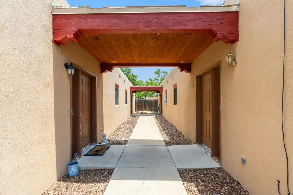 4301 Calle Andrew, Santa Fe