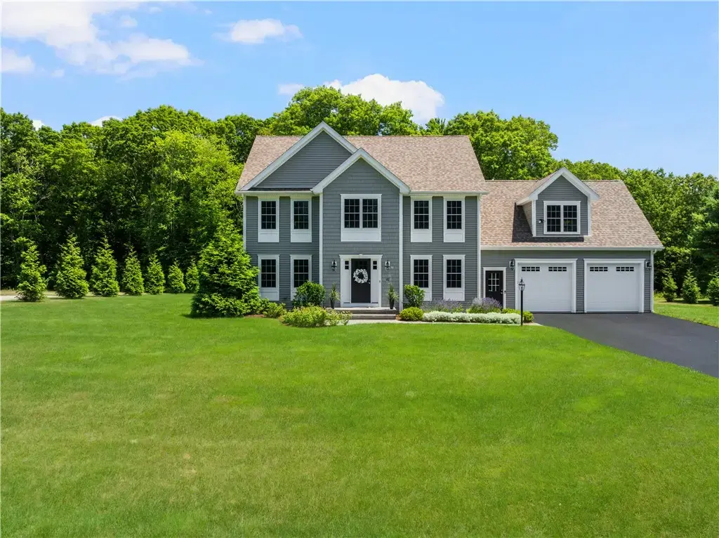 42 East Lantern Rd, Lincoln