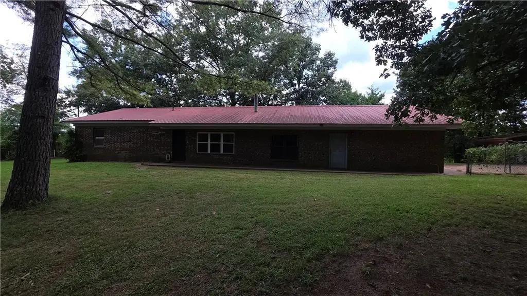596 County Road 3770, 